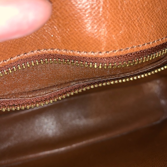 Sold Authentic Louis Vuitton Trocadero 23 - Picture 5 of 8